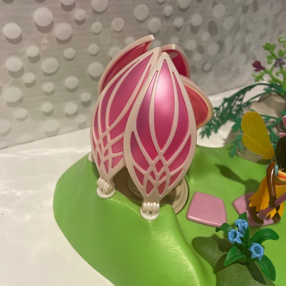 Playmobil 5444 🧚‍♀️Fairy Island with Jewel Fountain Playset - Picture 4 of 14